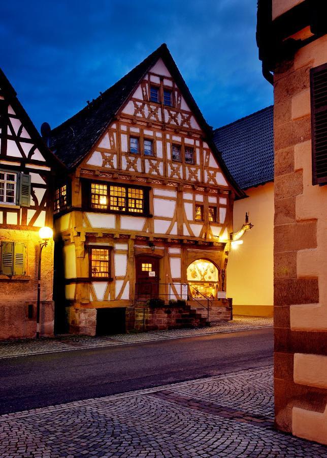 Hotel Restaurant Zum Nachtwaechter Lienzingen Esterno foto