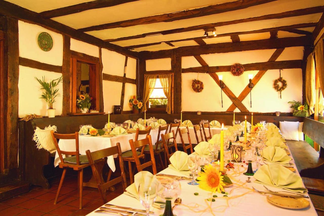 Hotel Restaurant Zum Nachtwaechter Lienzingen Esterno foto