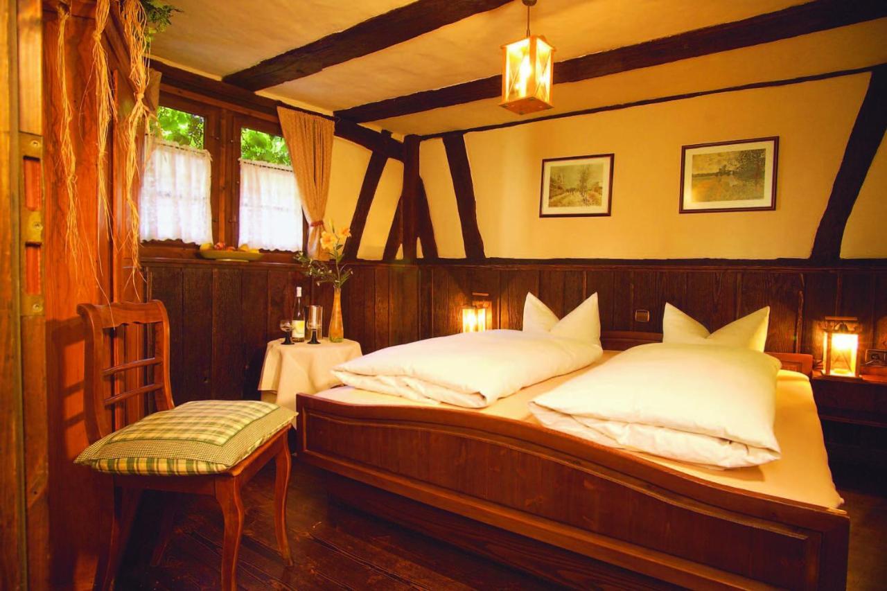 Hotel Restaurant Zum Nachtwaechter Lienzingen Camera foto