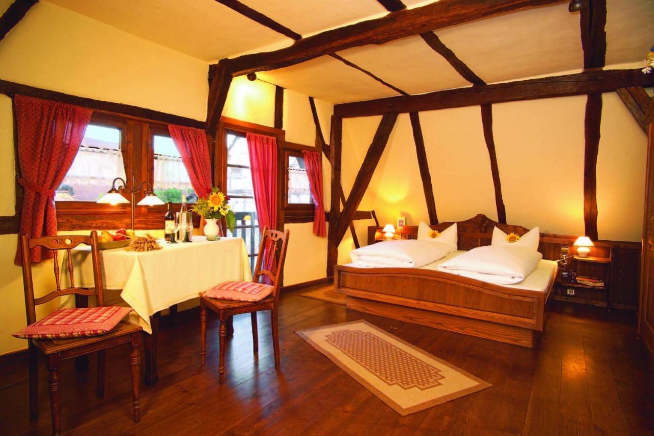 Hotel Restaurant Zum Nachtwaechter Lienzingen Camera foto